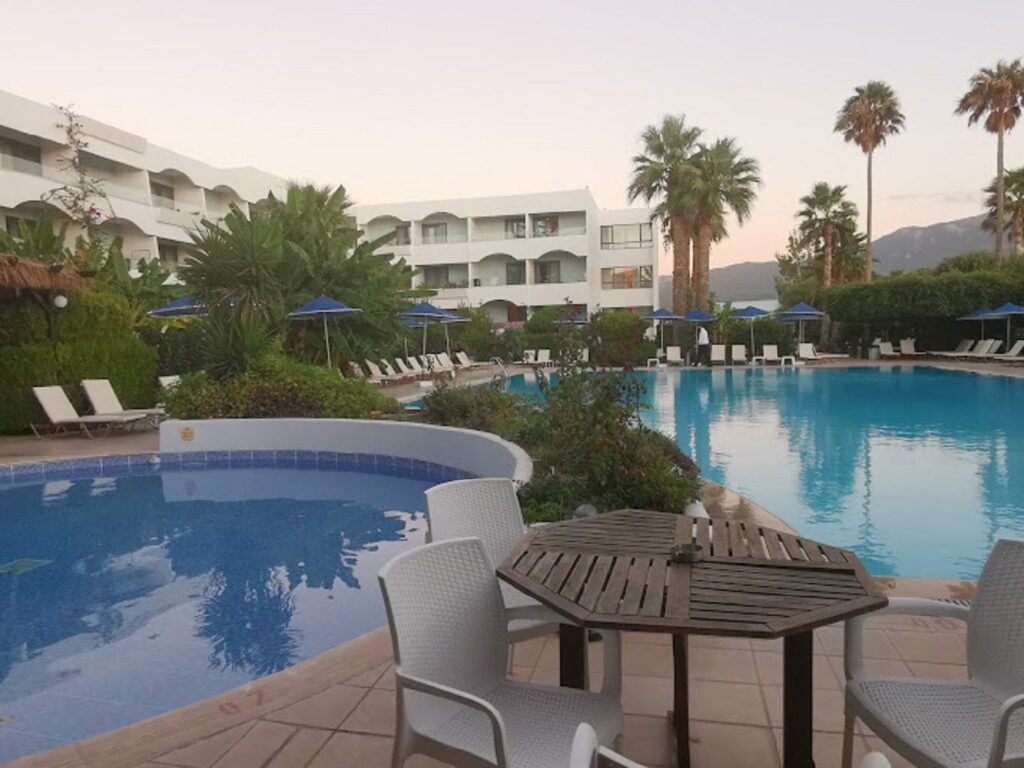 Tigaki Beach Hotel