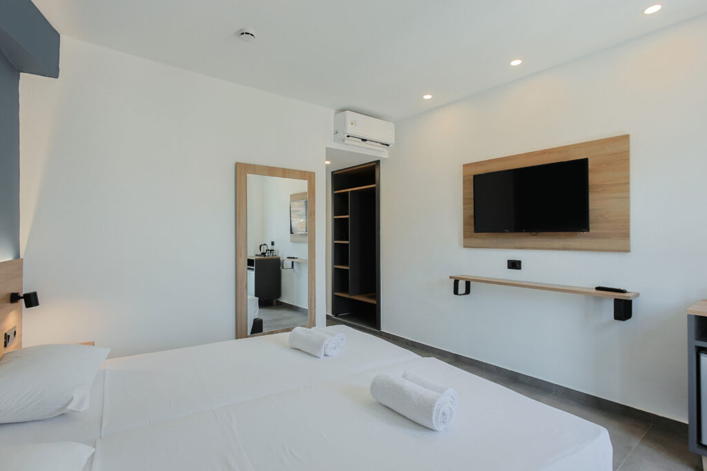 Pollis Hotel
