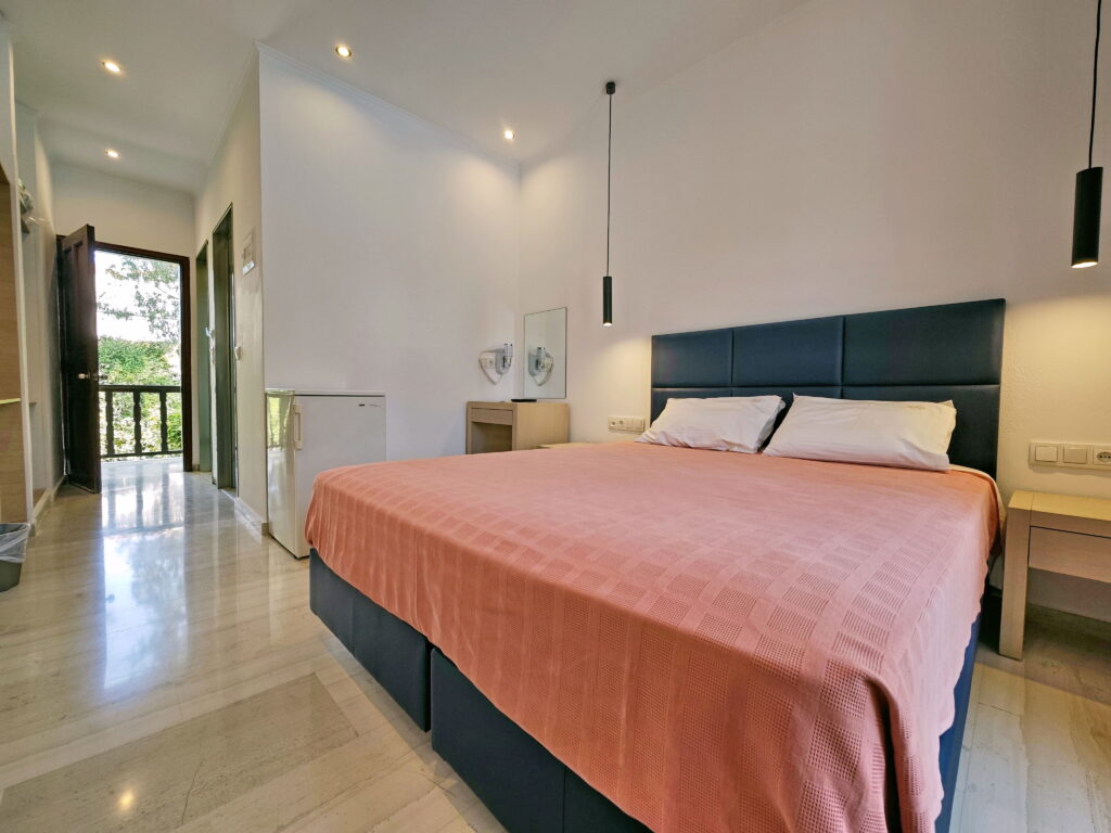 Pasiphae Hotel