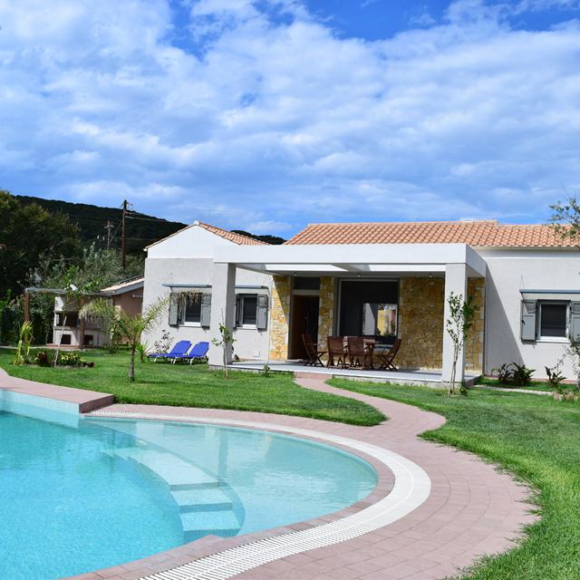 Three Stars Villas met privézwembad Corfu Moraitika Griekenland