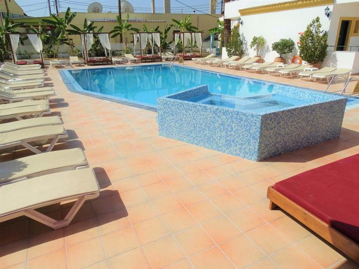 Oasis Beach Club Kávos Griekenland 5 dagen